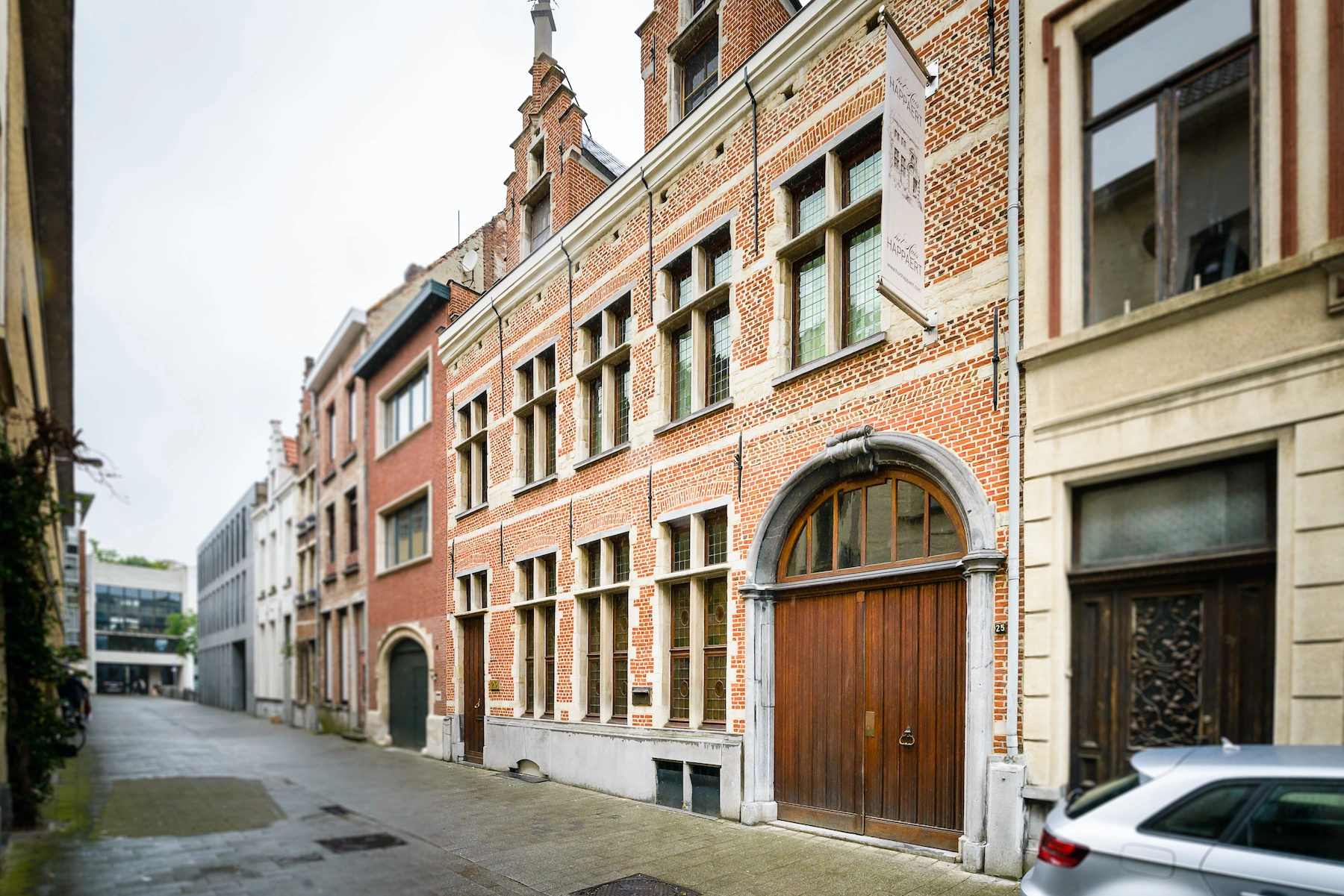 Historische entree van Het Huis Happaert, een 16de-eeuws stadspaleis in Antwerpen